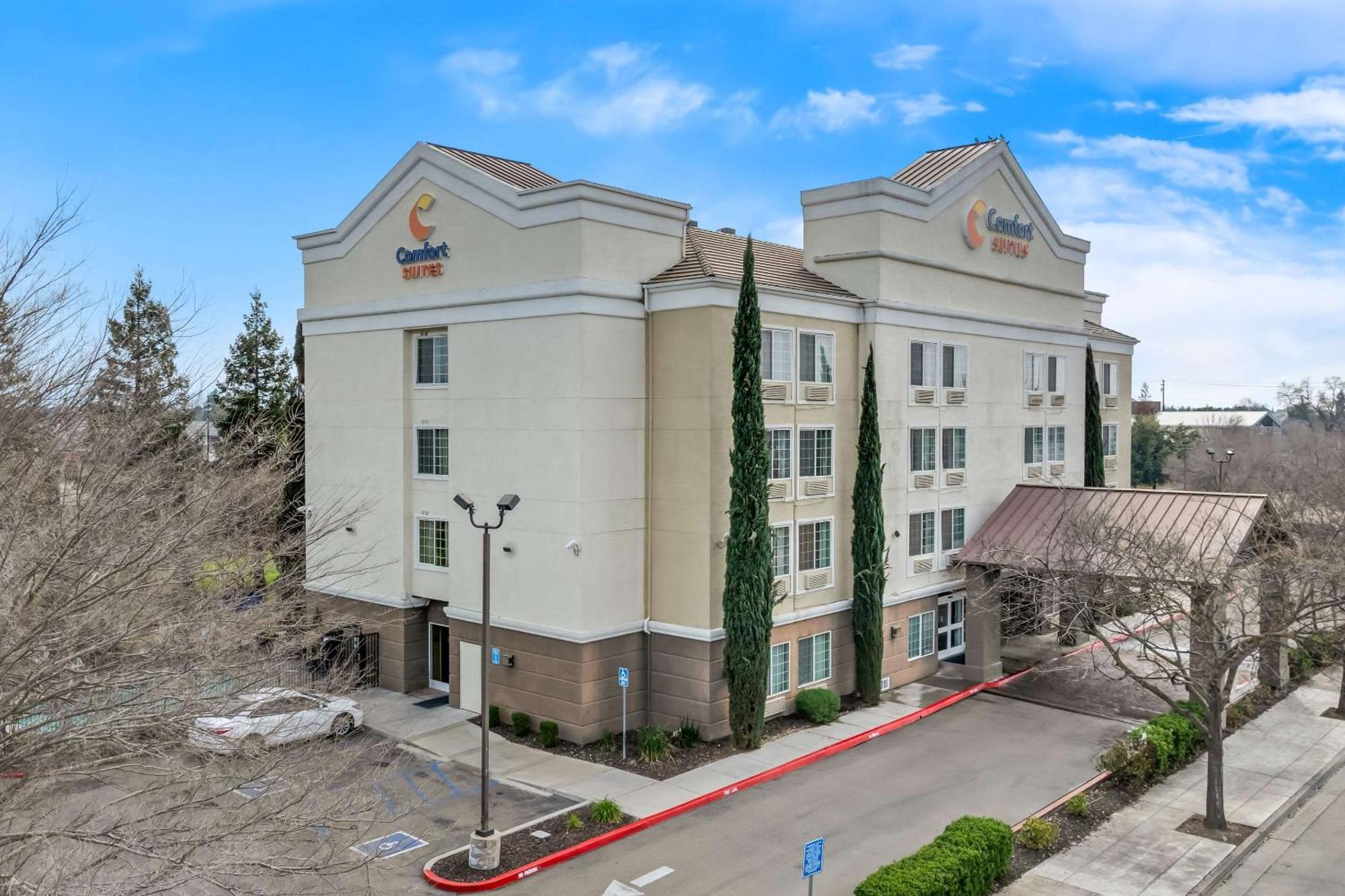 Comfort Suites Clovis Exterior photo
