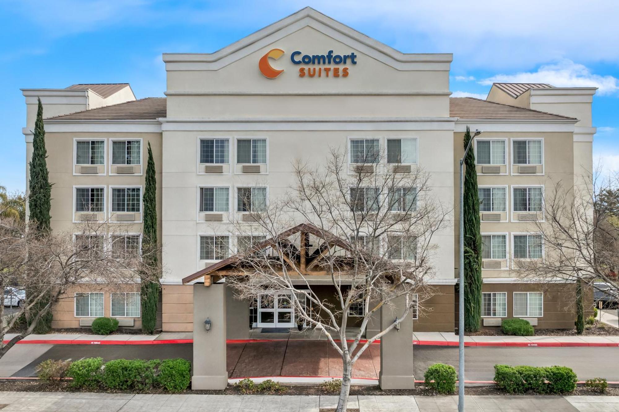Comfort Suites Clovis Exterior photo